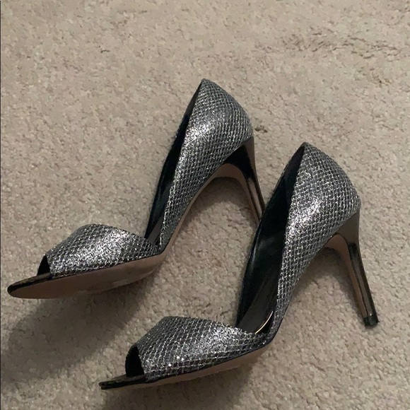 Shoes - Picture 2 of 4